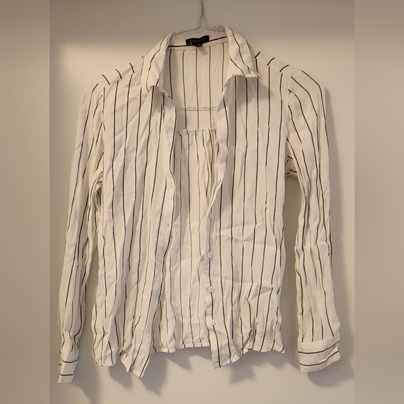 Dynamite striped buton up blouse - Picture 1 of 2